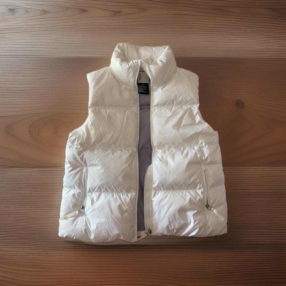 Vuori Hillside Down Vest Womens Medium White 650 Fill Power Recycled Puffer